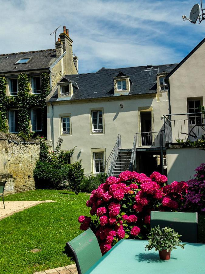 Apt Duplex Ou Plain Pied Tout Confort Plein Centre Ville Bayeux Proche Commerces, Restaurants, Avec Terrasse Privative Ou Jardin Commun Amenage Clos, Parking Gratuit A Proximite, Proche Plages Du Debarquement Ngoại thất bức ảnh
