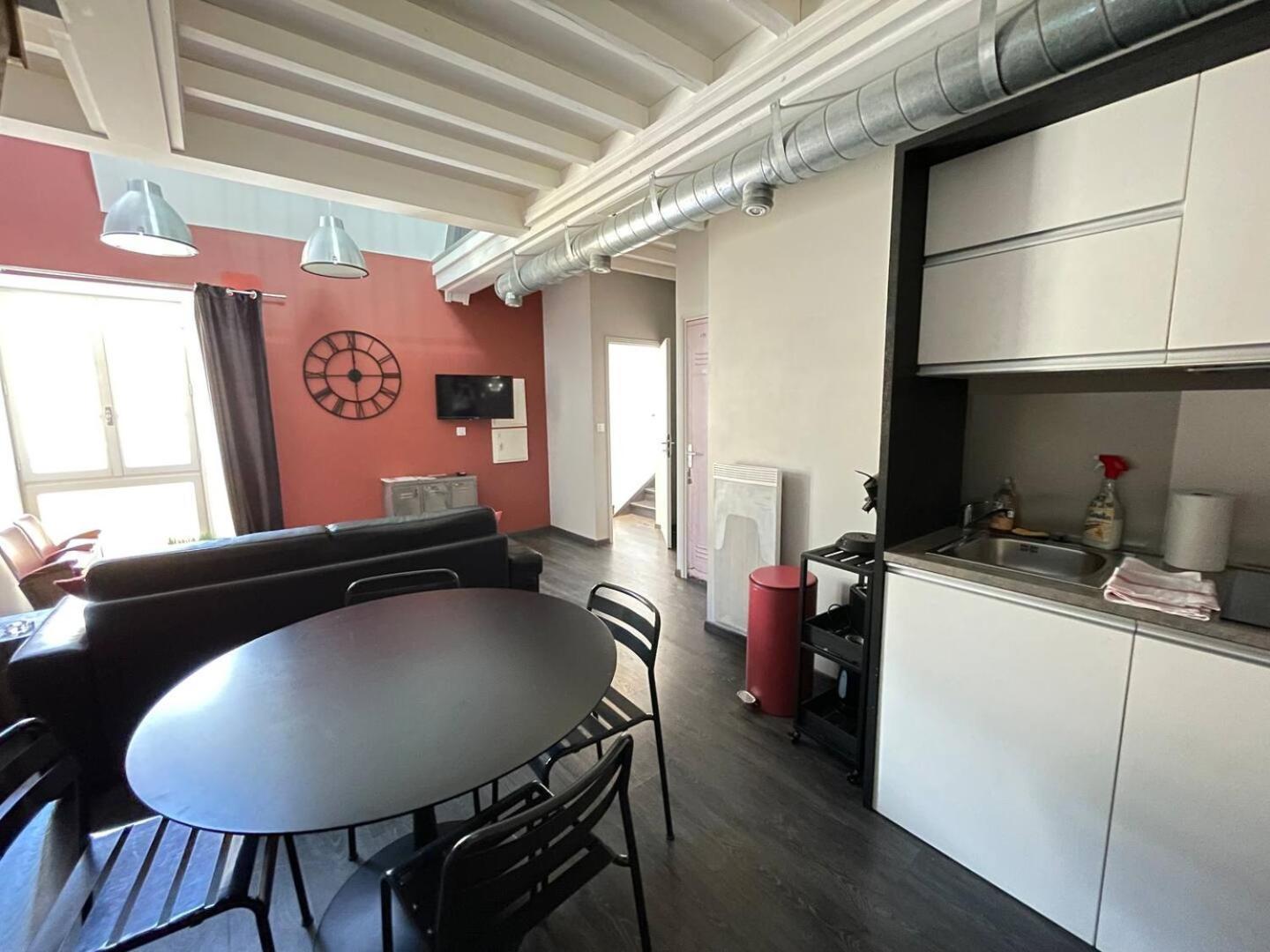 Apt Duplex Ou Plain Pied Tout Confort Plein Centre Ville Bayeux Proche Commerces, Restaurants, Avec Terrasse Privative Ou Jardin Commun Amenage Clos, Parking Gratuit A Proximite, Proche Plages Du Debarquement Ngoại thất bức ảnh