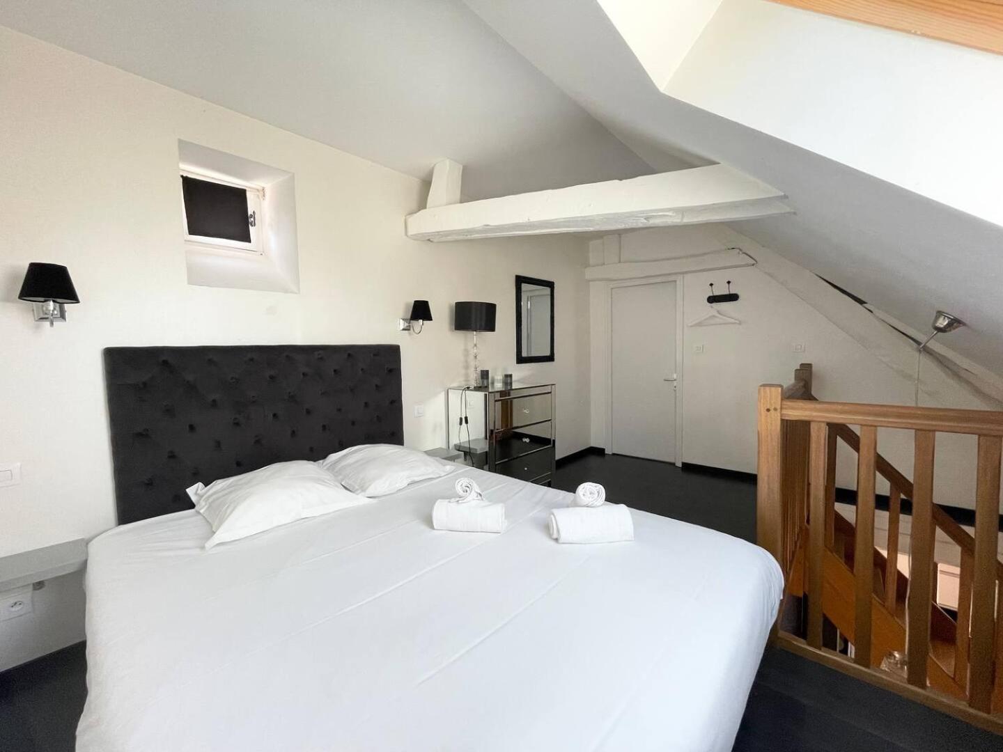 Apt Duplex Ou Plain Pied Tout Confort Plein Centre Ville Bayeux Proche Commerces, Restaurants, Avec Terrasse Privative Ou Jardin Commun Amenage Clos, Parking Gratuit A Proximite, Proche Plages Du Debarquement Ngoại thất bức ảnh