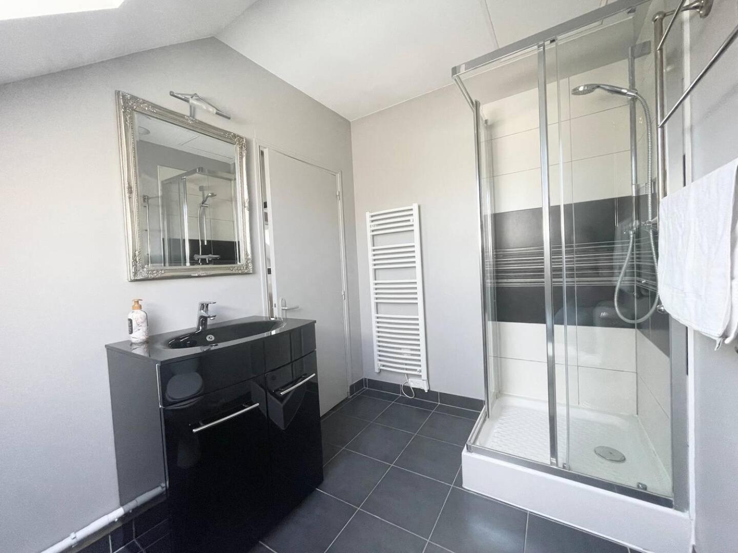 Apt Duplex Ou Plain Pied Tout Confort Plein Centre Ville Bayeux Proche Commerces, Restaurants, Avec Terrasse Privative Ou Jardin Commun Amenage Clos, Parking Gratuit A Proximite, Proche Plages Du Debarquement Ngoại thất bức ảnh