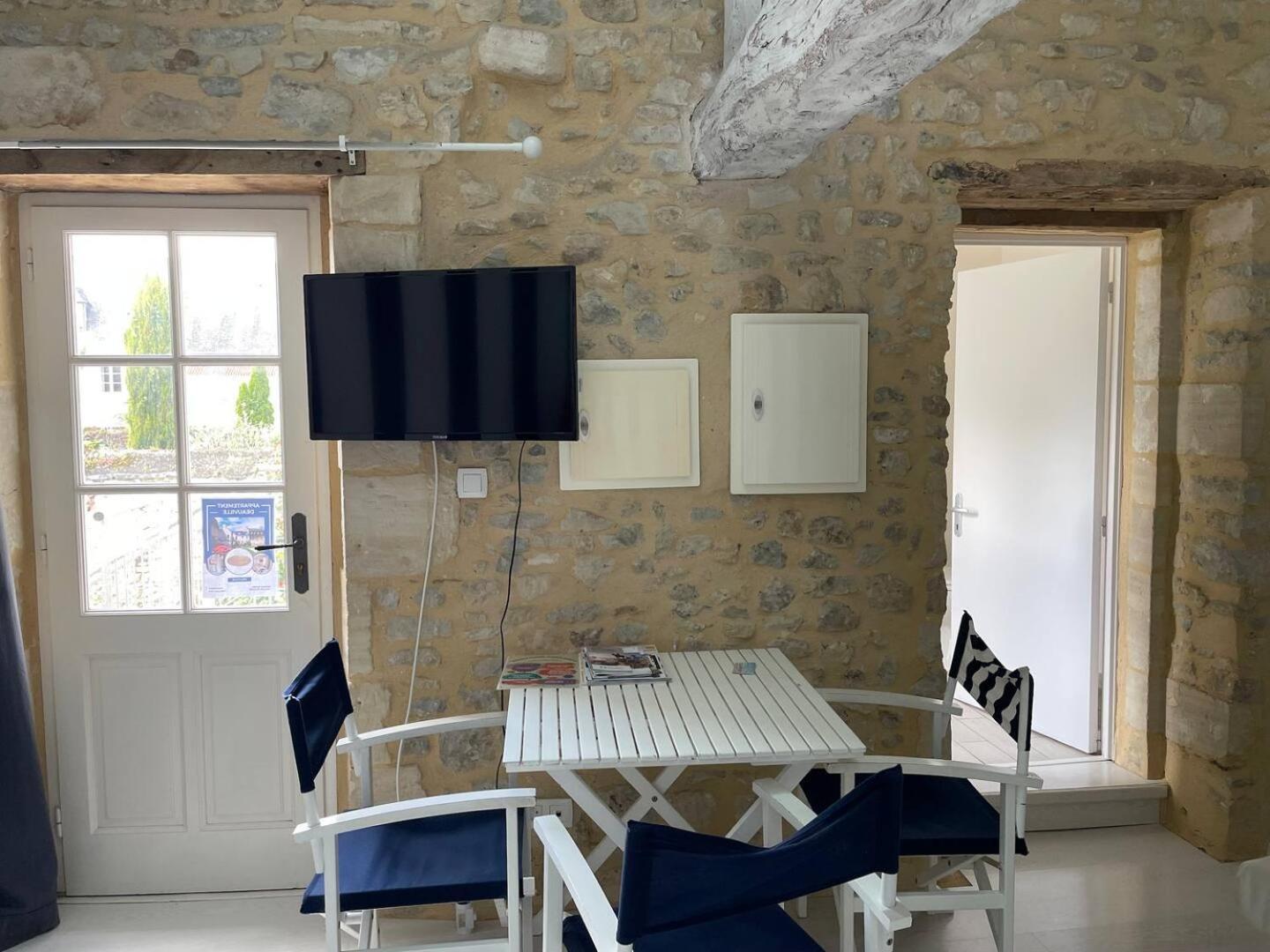 Apt Duplex Ou Plain Pied Tout Confort Plein Centre Ville Bayeux Proche Commerces, Restaurants, Avec Terrasse Privative Ou Jardin Commun Amenage Clos, Parking Gratuit A Proximite, Proche Plages Du Debarquement Ngoại thất bức ảnh