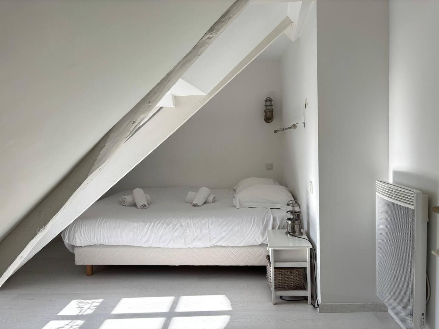 Apt Duplex Ou Plain Pied Tout Confort Plein Centre Ville Bayeux Proche Commerces, Restaurants, Avec Terrasse Privative Ou Jardin Commun Amenage Clos, Parking Gratuit A Proximite, Proche Plages Du Debarquement Ngoại thất bức ảnh
