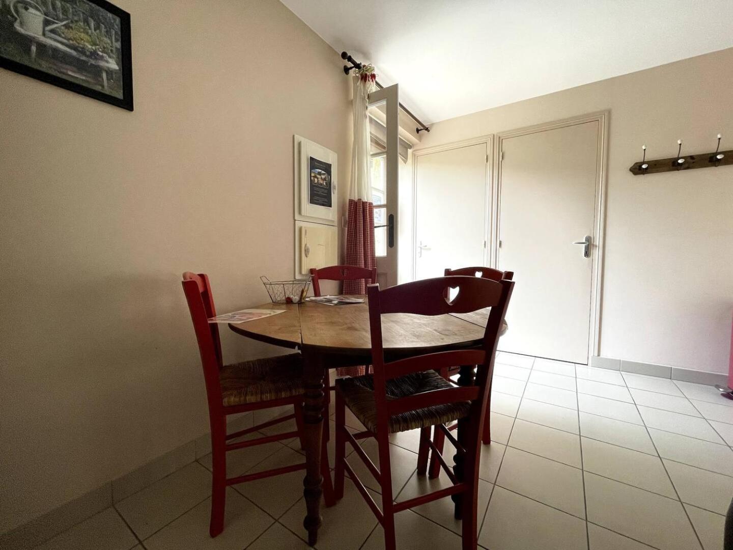 Apt Duplex Ou Plain Pied Tout Confort Plein Centre Ville Bayeux Proche Commerces, Restaurants, Avec Terrasse Privative Ou Jardin Commun Amenage Clos, Parking Gratuit A Proximite, Proche Plages Du Debarquement Ngoại thất bức ảnh