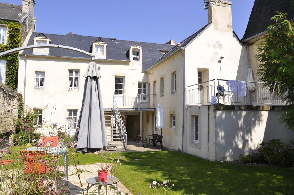 Apt Duplex Ou Plain Pied Tout Confort Plein Centre Ville Bayeux Proche Commerces, Restaurants, Avec Terrasse Privative Ou Jardin Commun Amenage Clos, Parking Gratuit A Proximite, Proche Plages Du Debarquement Phòng bức ảnh